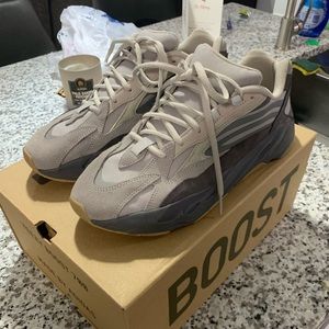 Yeezy boost 700 Tephras size 11